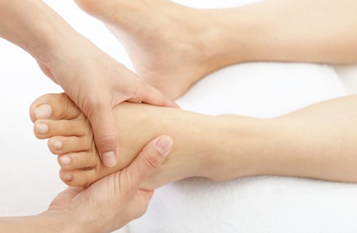 アロマトリートメント　フットマッサージ